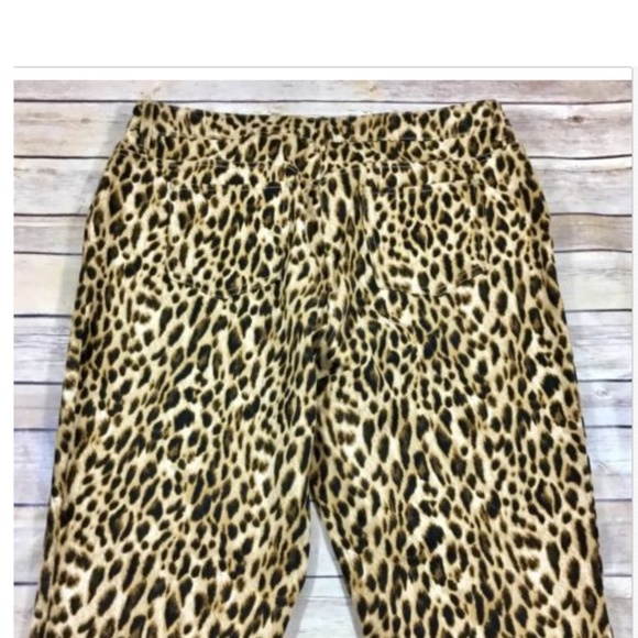 Chicos size 2.5 or 14 So Slimming Womens Straight Leg lightweight leopard jean - Picture 6 of 8
